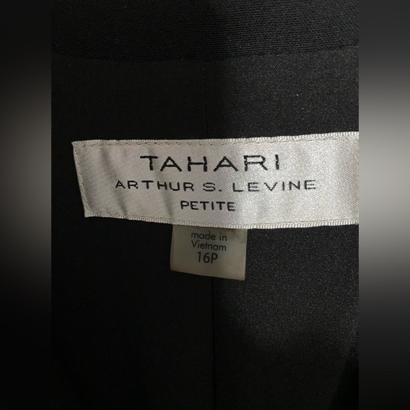 Tahari Arthur S Levine 16 Petite Women’s Black Suit Coat Blazer, Silver Buttons. - Picture 5 of 11